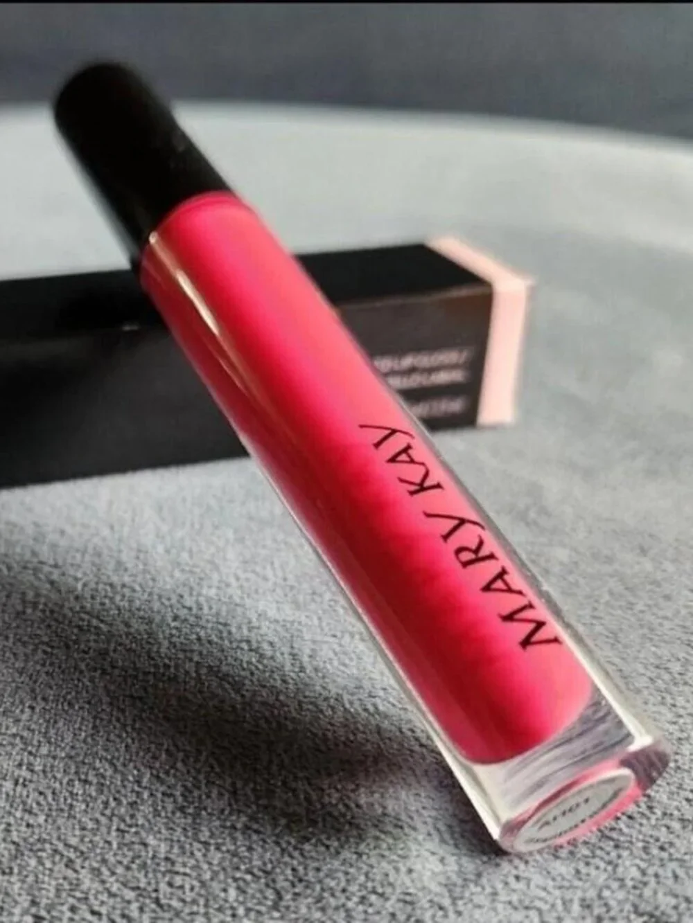 Discontinued Mary Kay Unlimited Lip Gloss in Pink Fusion - 153482.